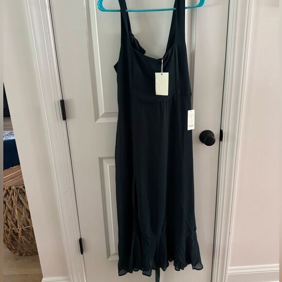 Show me your Mumu Claire midi dress in emerald chiffon - Picture 2 of 6